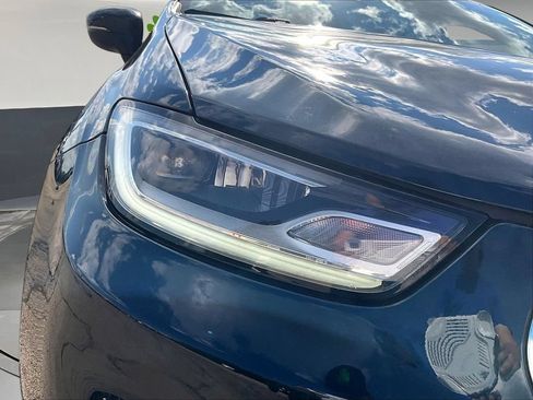 Used 2023 Chrysler Pacifica Touring-L FWD image 34