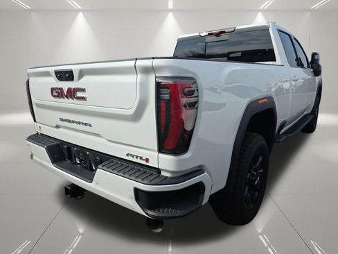 Used 2025 GMC Sierra 2500 AT4 w/ AT4 Premium Plus Package image 4