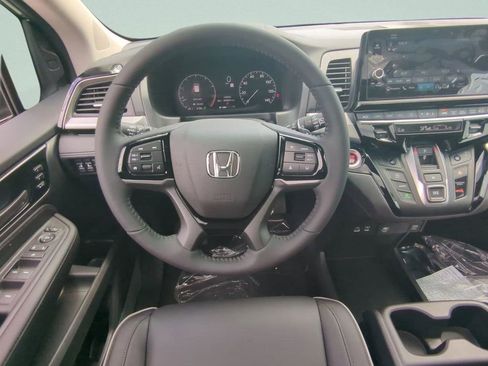 New 2026 Honda Odyssey Touring image 18