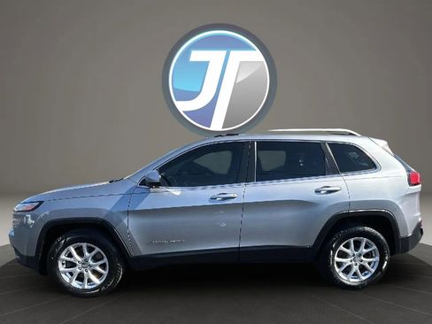 Used 2015 Jeep Cherokee Latitude w/ Cold Weather Group image 6