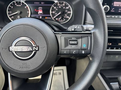 Used 2023 Nissan Rogue SV AWD/4WD image 20