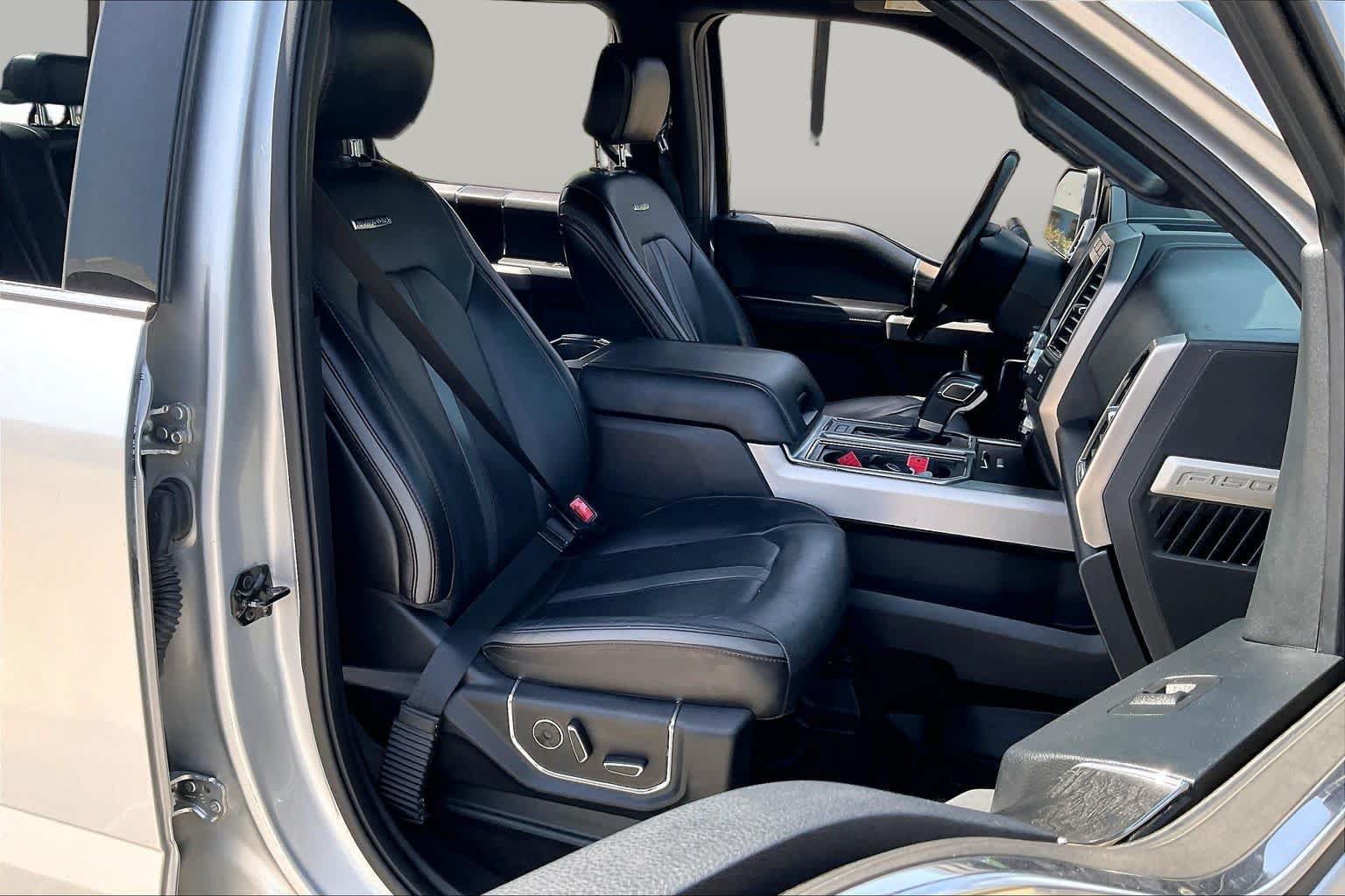 Used 2018 Ford F150 Platinum w/ Equipment Group 701A Luxury AWD/4WD image 9