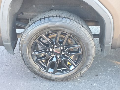 Used 2019 GMC Sierra 1500 Elevation w/ Elevation Value Package image 8