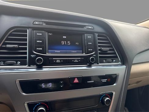 Used 2016 Hyundai Sonata SE FWD image 16