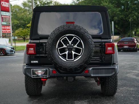 Used 2024 Jeep Wrangler Unlimited Rubicon w/ Technology Group AWD/4WD image 19