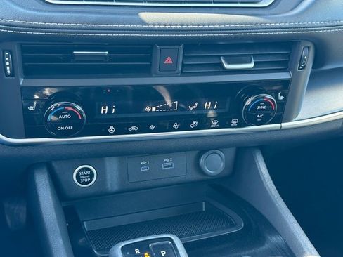 Certified 2023 Nissan Rogue SV w/ SV Premium Package image 34