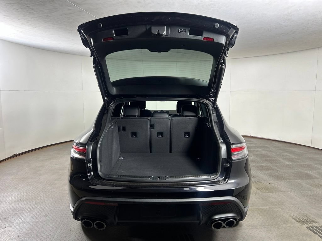 Certified 2026 Porsche Macan Turbo AWD/4WD image 16