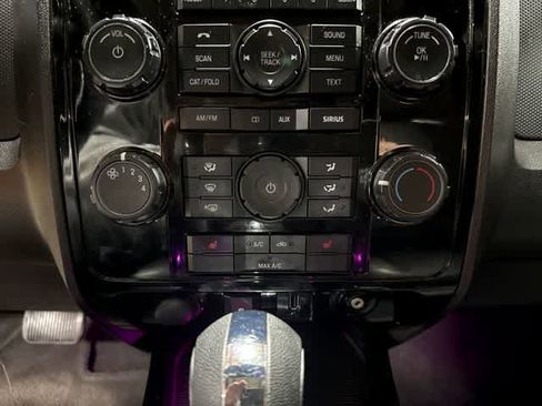 Used 2010 Ford Escape Limited image 21