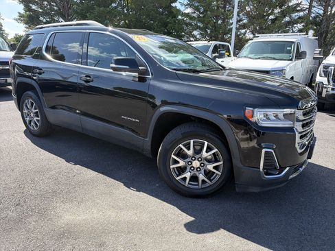 Used 2020 GMC Acadia SLT FWD image 2