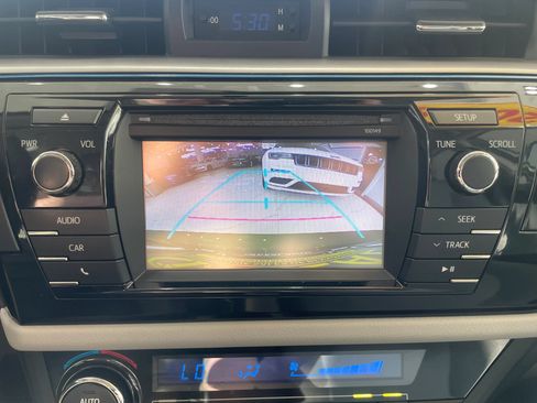 Used 2015 Toyota Corolla LE FWD image 15