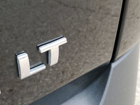Certified 2023 Chevrolet Traverse LT FWD image 36