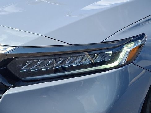 Used 2022 Honda Accord Sport image 9