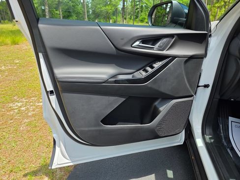 New 2027 Chevrolet Equinox LT w/ Safety and Technology Package FWD image 12