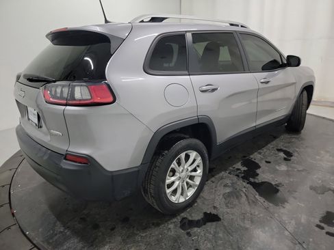 Used 2020 Jeep Cherokee Latitude w/ Cold Weather Group image 9