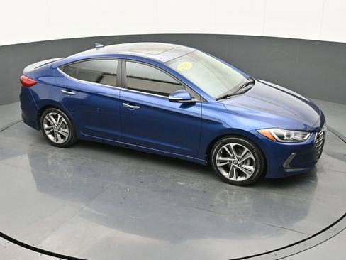 Used 2017 Hyundai Elantra Limited w/ Limited Tech Package 04 image 32