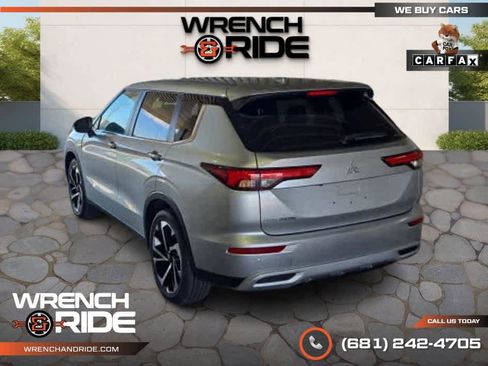 Used 2022 Mitsubishi Outlander SE image 9