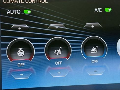 Used 2023 BMW X7 xDrive40i w/ Executive Package image 21