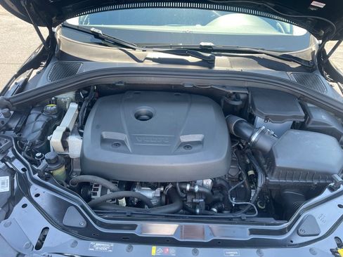 Used 2017 Volvo XC60 T5 Dynamic w/ Preferred Option Package image 10