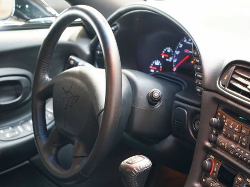 Used 2004 Chevrolet Corvette Z06 RWD image 41