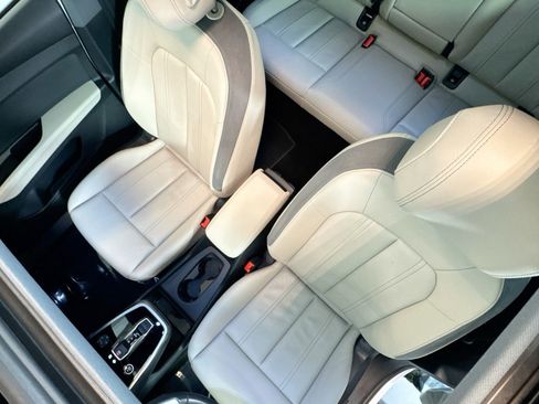 Used 2025 Audi Q4 e-tron Premium Plus image 20