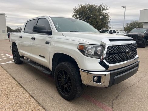 Used 2020 Toyota Tundra SR5 w/ SR5 Upgrade Package image 3