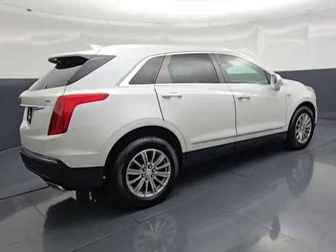 Used 2018 Cadillac XT5 Luxury w/ Driver Awareness Package AWD/4WD image 15