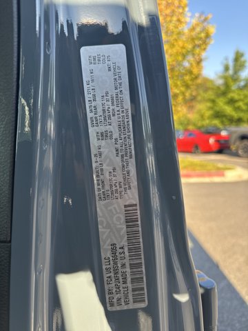 Certified 2025 Jeep Wrangler Unlimited Rubicon w/ Convenience Group AWD/4WD image 35