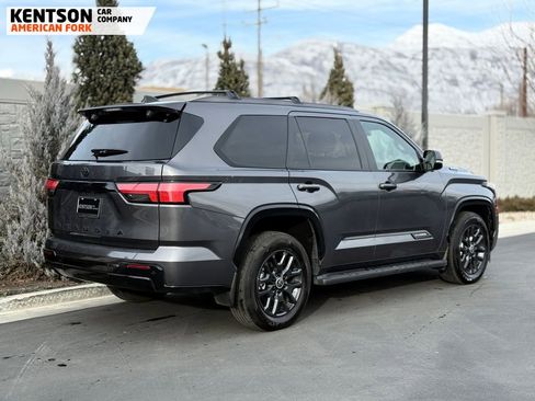 Used 2024 Toyota Sequoia Platinum image 10