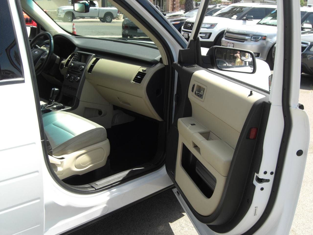 Used 2019 Ford Flex SE FWD image 26