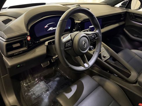 Certified 2025 Porsche Macan Turbo Electric image 4