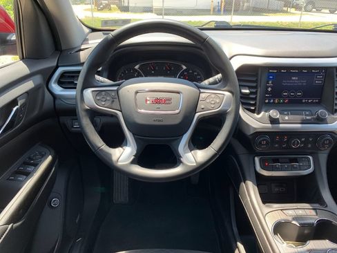 Used 2023 GMC Acadia SLT AWD/4WD image 17