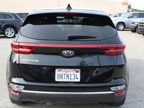 Used 2020 Kia Sportage LX image 5