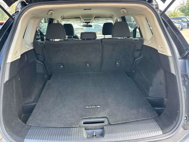Used 2023 Nissan Rogue S FWD image 13