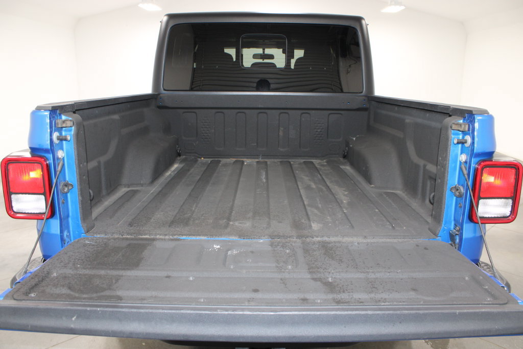 Used 2022 Jeep Gladiator Sport AWD/4WD image 18