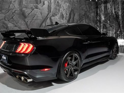 Used 2020 Ford Mustang Shelby GT500 w/ Carbon Fiber Track Pack image 17