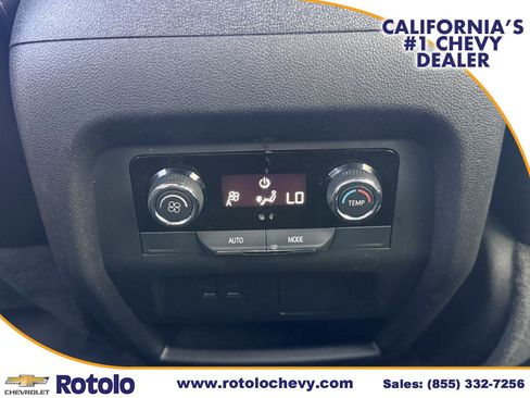 Used 2025 Chevrolet Traverse LT FWD image 16