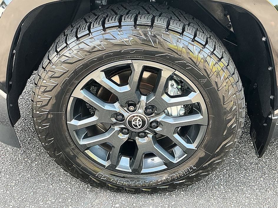 Used 2026 Toyota Sequoia Platinum AWD/4WD image 7