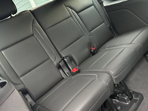 Used 2024 GMC Yukon Denali image 17