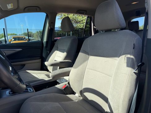 Used 2019 Honda Pilot EX image 11