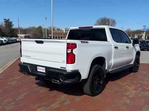 Used 2025 Chevrolet Silverado 1500 LT Trail Boss w/ Convenience Package II image 2