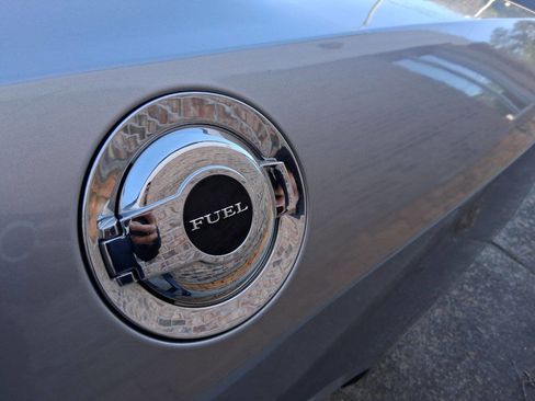 Used 2016 Dodge Challenger SXT image 20