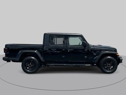 Used 2022 Jeep Gladiator Sport AWD/4WD image 3
