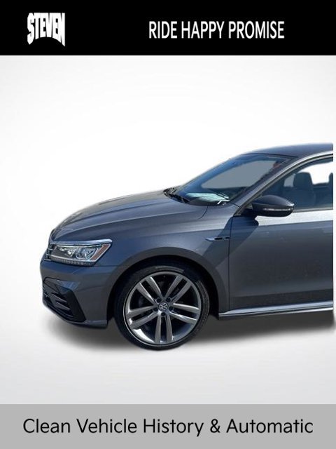 Used 2018 Volkswagen Passat 2.0T R-Line w/ R-Line Lighting Package FWD image 2