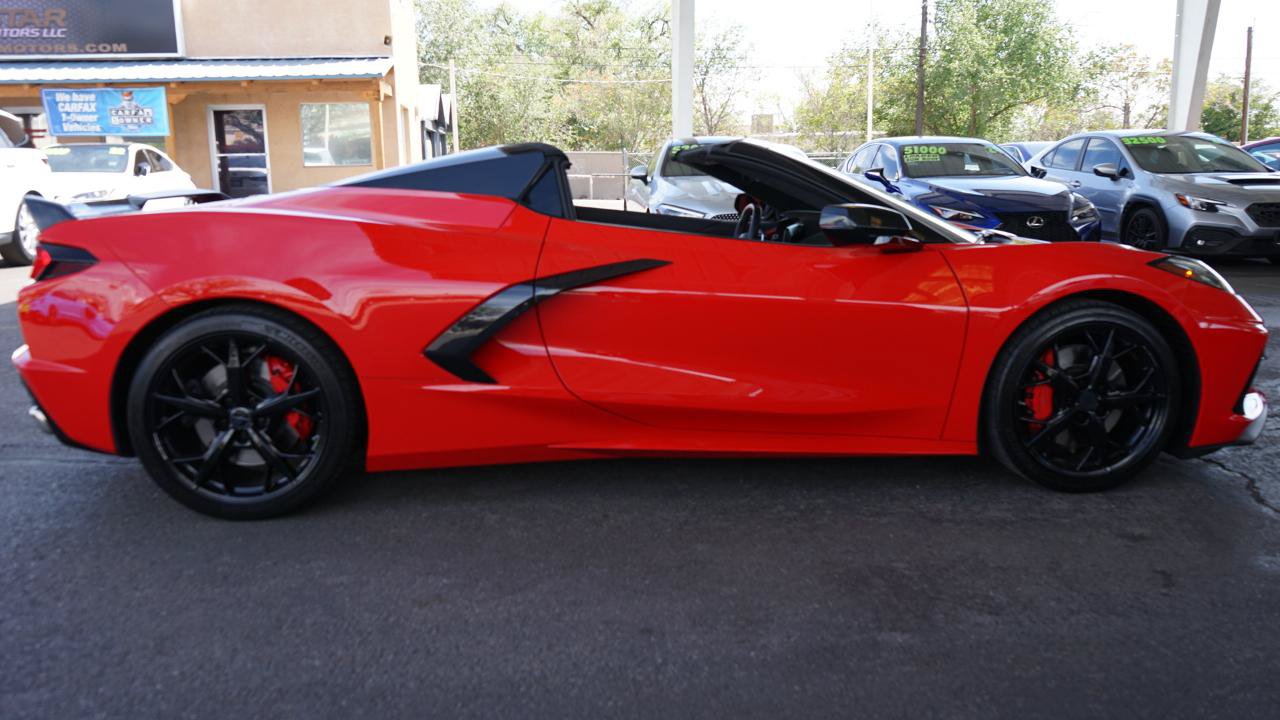 Used 2021 Chevrolet Corvette Stingray Premium Conv w/ Z51 Performance Package RWD image 2