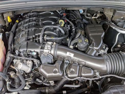 Used 2023 Jeep Grand Cherokee Altitude image 32