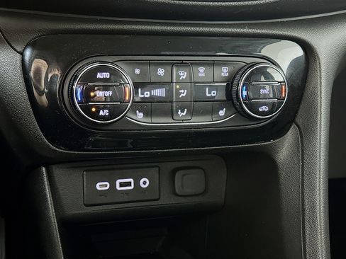 Used 2021 Buick Encore GX Select FWD image 15