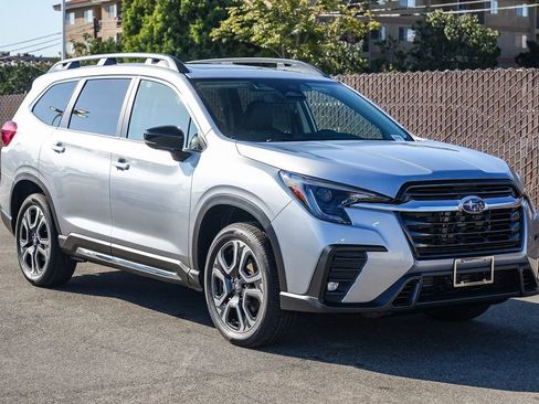 New 2026 Subaru Ascent Limited image 3