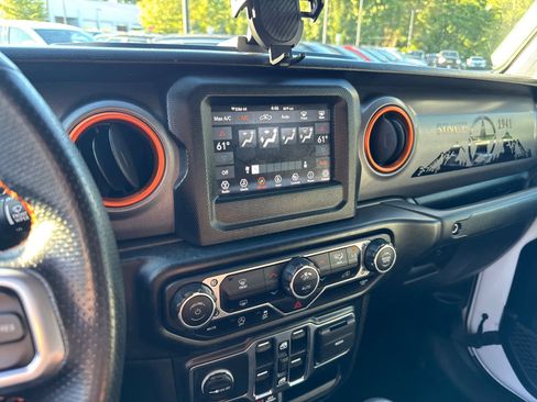 Used 2021 Jeep Gladiator Mojave w/ Trailer Tow Package image 25