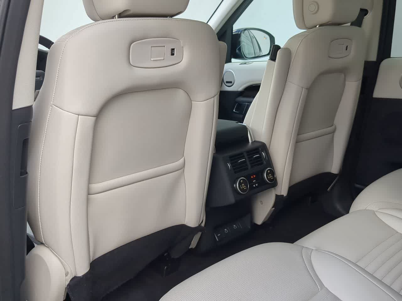 Certified 2025 Land Rover Discovery Dynamic SE AWD/4WD image 19