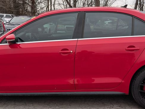 Used 2013 Volkswagen Jetta GLI Autobahn FWD image 3